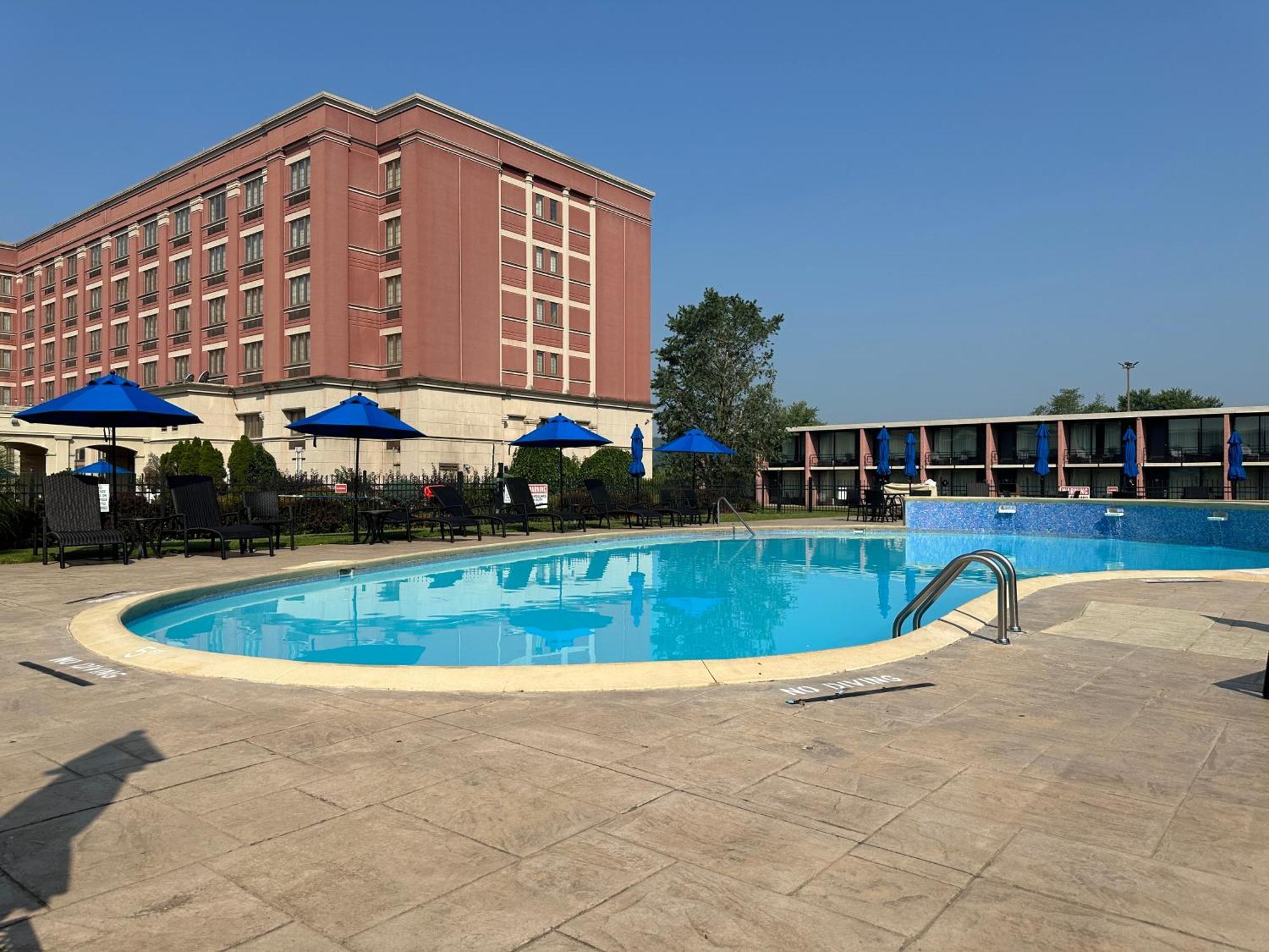 Mountaineer Casino Resort New Cumberland エクステリア 写真